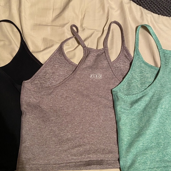 Lot of 3 Fleo switch up tanks - Picture 8 of 8